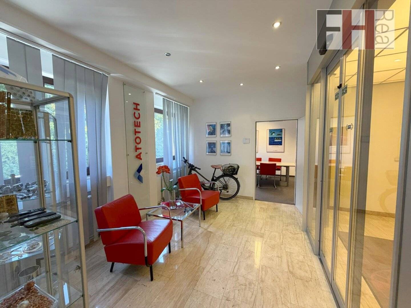 Büroflächen/Kanzlei-/Praxisräumlichkeiten in Purkersdorf, gesamt ca. 217m², gute Verkehrsanbindung, Parkplätze inklusive!