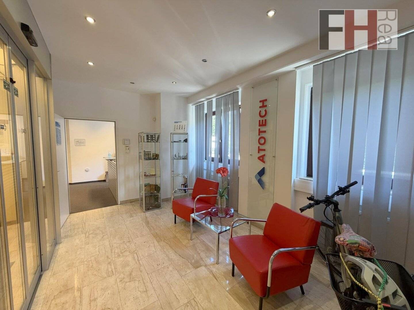 Büroflächen/Kanzlei-/Praxisräumlichkeiten in Purkersdorf, gesamt ca. 417m², gute Verkehrsanbindung, Parkplätze inklusive!