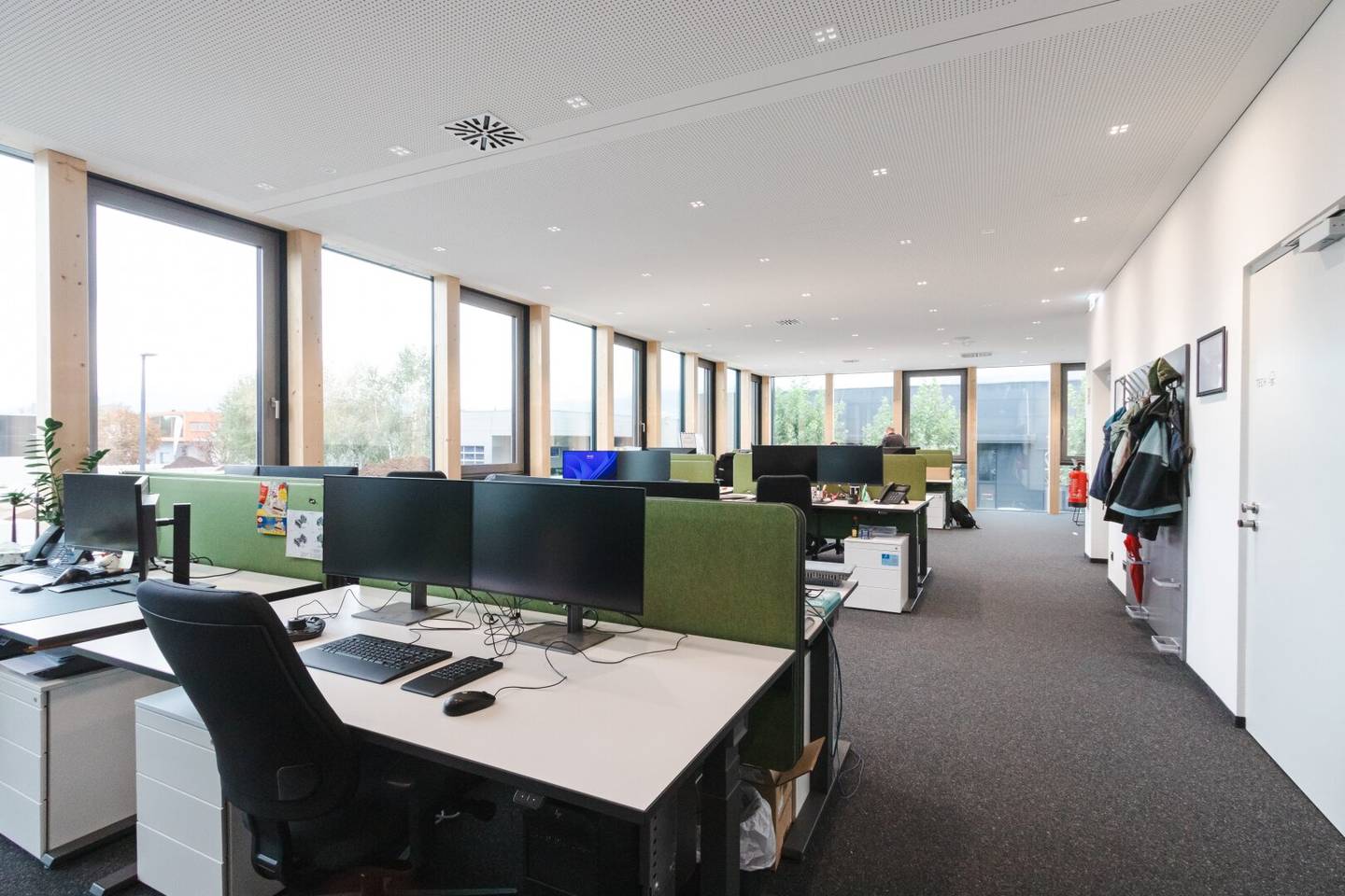 Modern furnished office space 220 m² - sustainable commercial building R2 - Industrial Park Runa in Feldkirch-Altenstadt