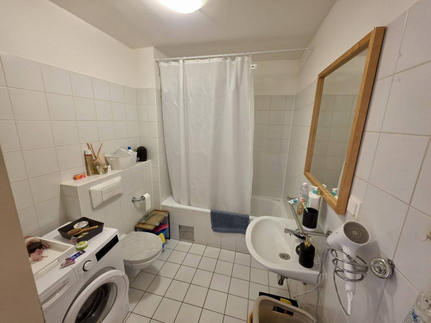 Near Millennium City and U6 Handelskai - Studio apartment directly by the Danube with elevator – bright and quiet