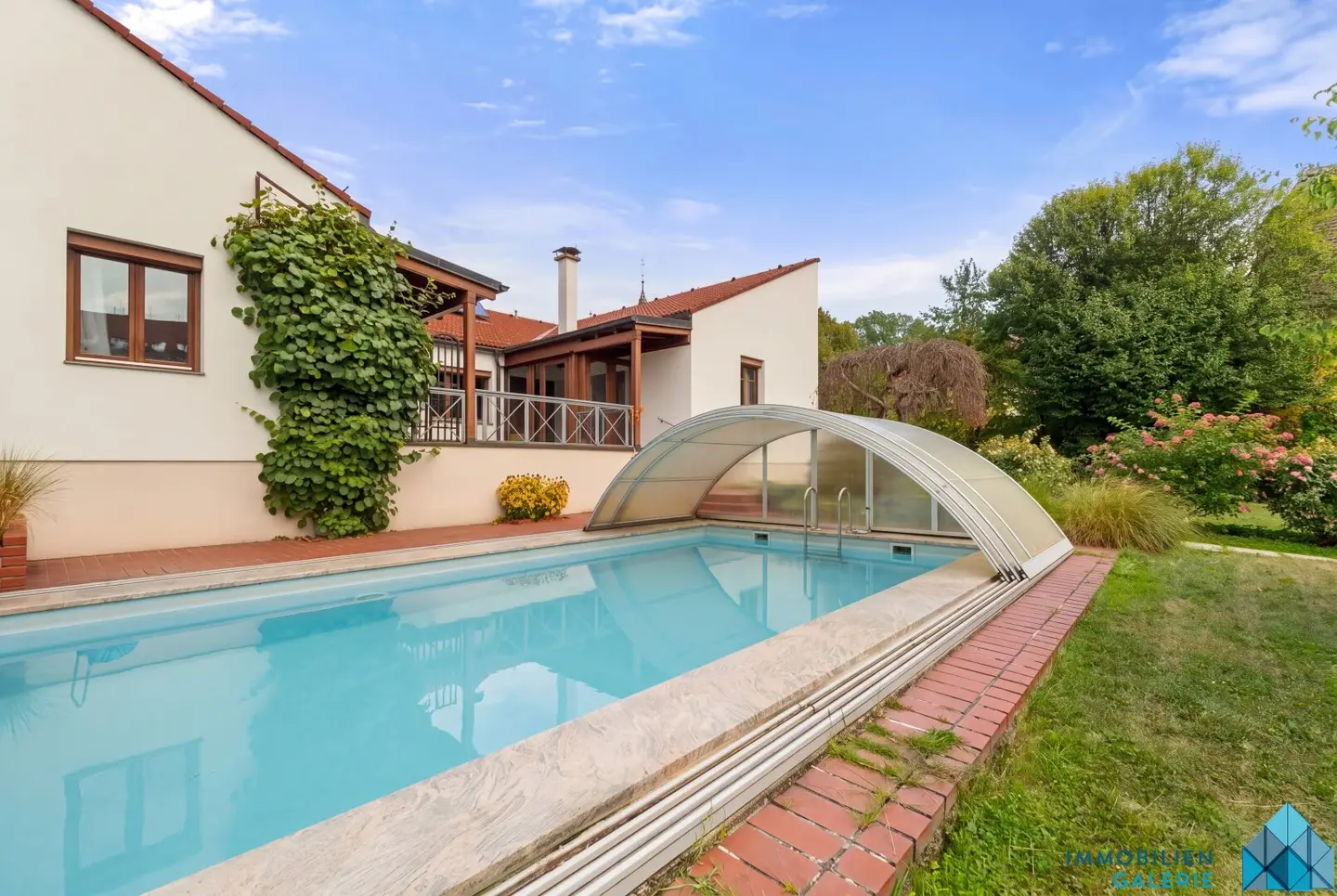 Außergewöhnliche Villa im mediterranen Stil mit Pool in begehrter Lage!
