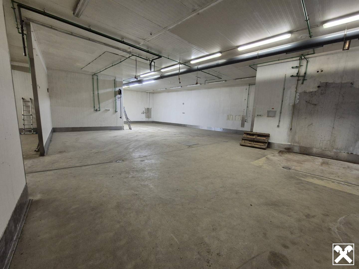 Gewerbliche Loftwohnung mit LKW Rampe und Büro