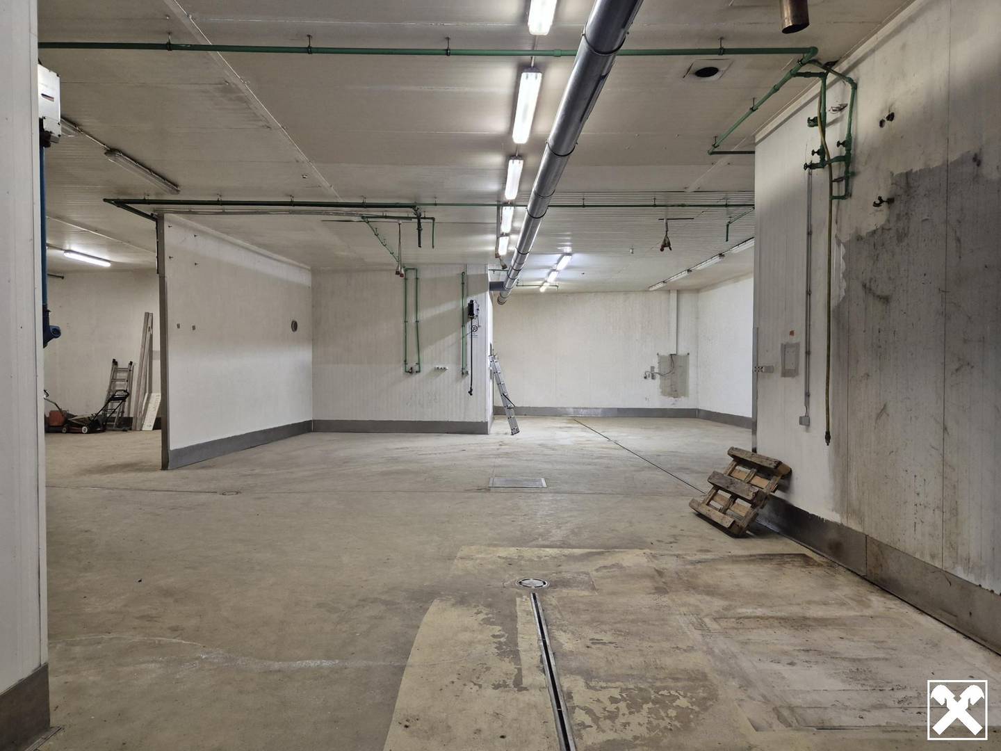 Gewerbliche Loftwohnung mit LKW Rampe und Büro