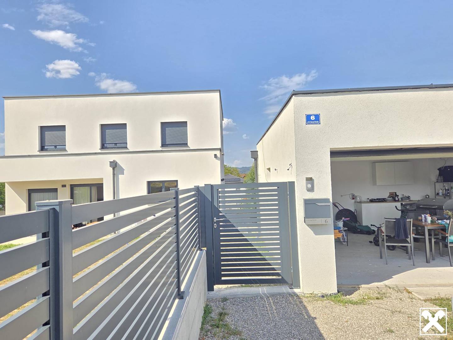 Modern living with garden and double garage family apartment