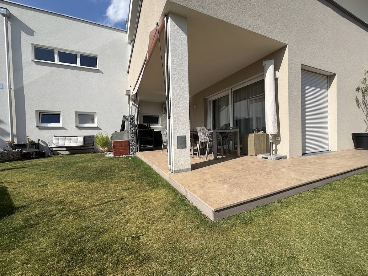 Erdgeschosswohnung mit großem Garten und Garage am Karlingberg