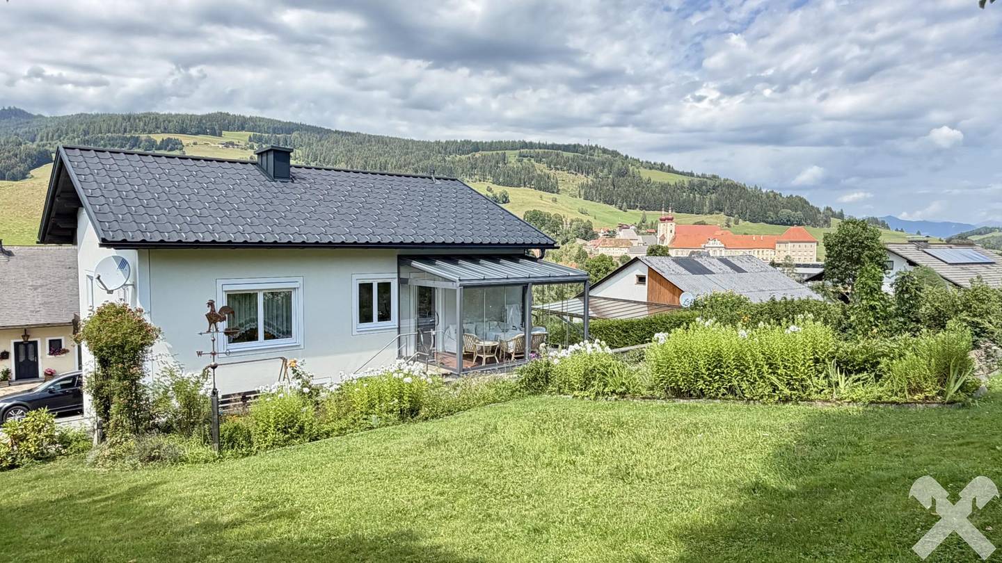 Ferienwohnung mit Wintergarten und großzügigem Garten