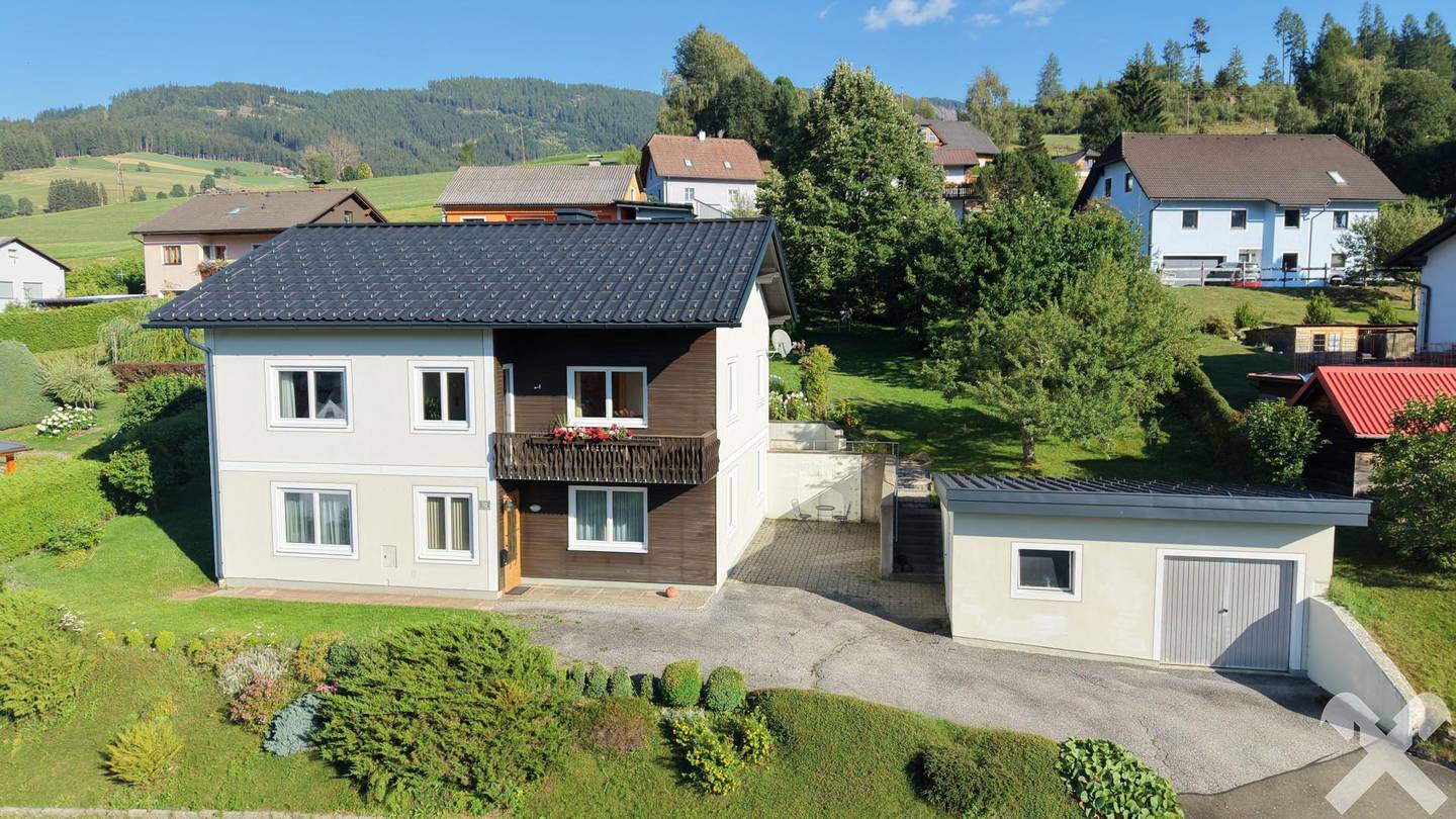 Ferienwohnung mit Wintergarten und großzügigem Garten