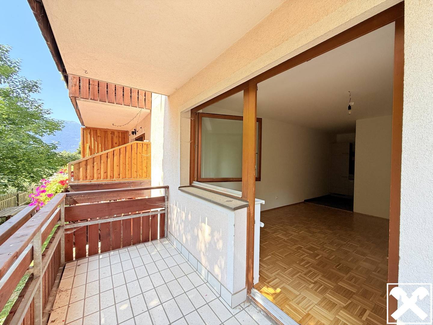 Ground floor apartment with balcony and large cellar