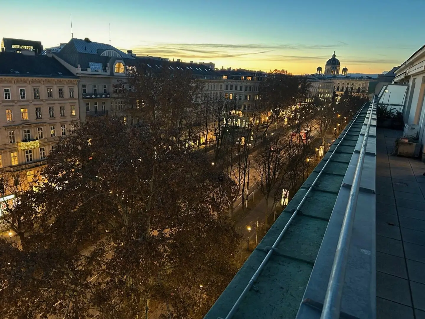 !!! LUXUS-DACHGESCHOSS AM OPERNRING – TERRASSEN MIT FANTASTISCHEM BLICK ÜBER DIE WIENER INNENSTADT !!!
