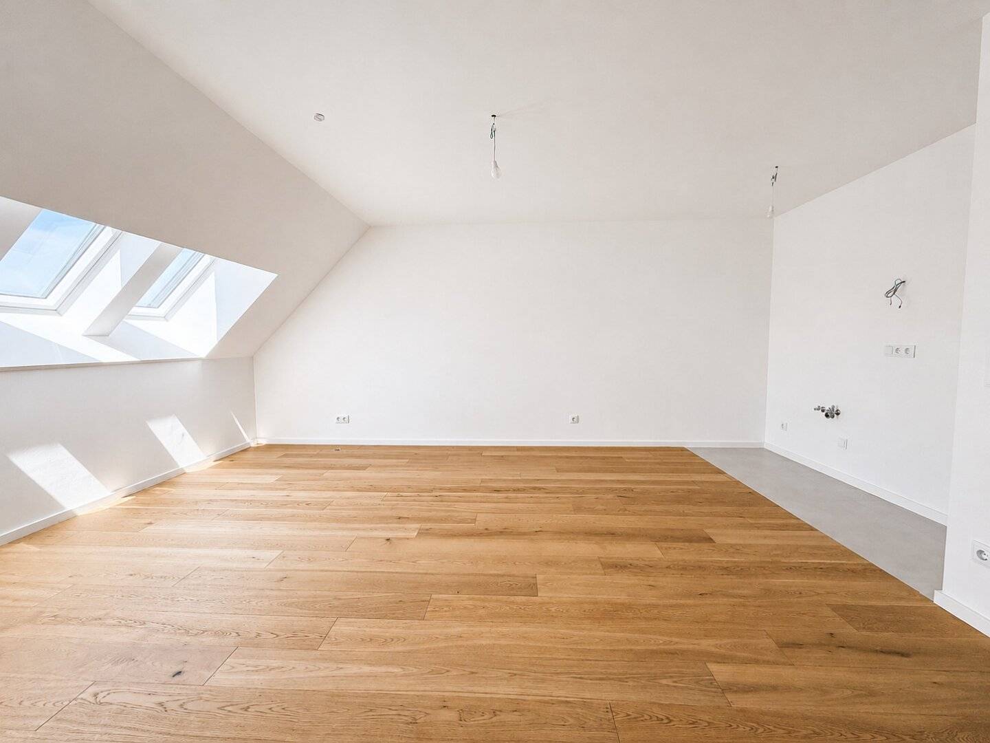 Modern 2-room Attic Apartment with Underfloor Heating and Wide View