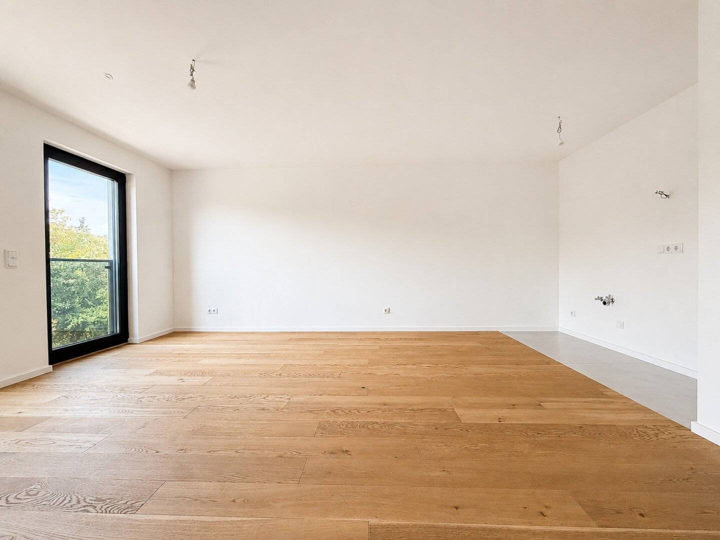 Modern 2-room apartment, 2nd floor, barrier-free and with green view in the 21st district