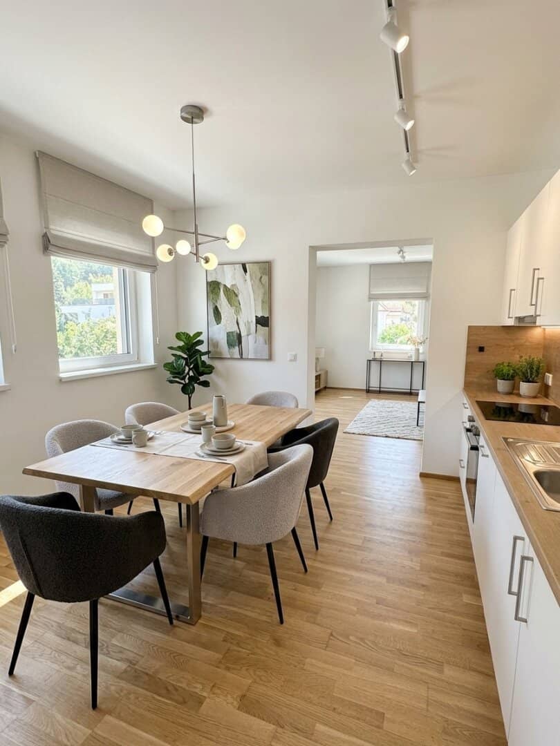 Bright and spacious 2-room apartment with balcony in Graz