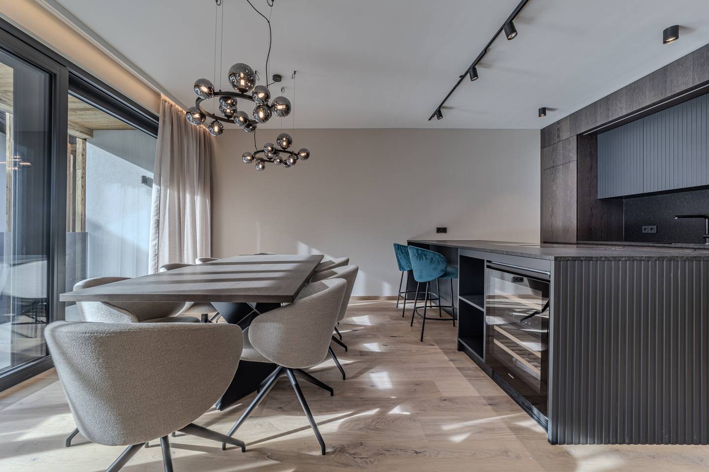Sunny new build apartment close to town centre with sauna