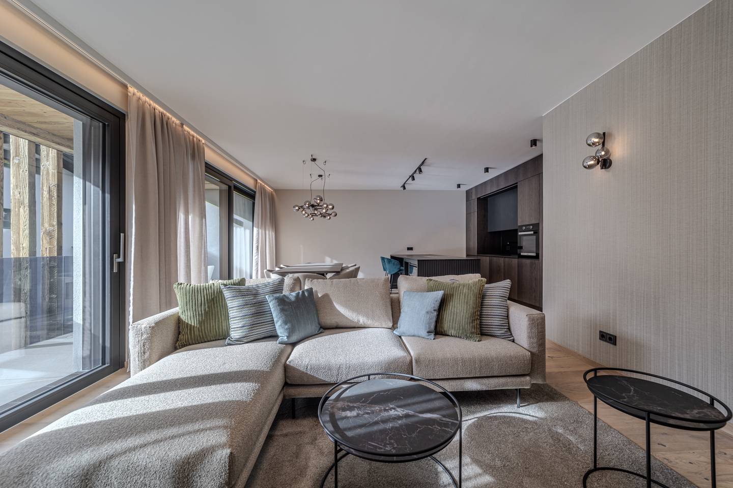 Sunny new build apartment close to town centre with sauna