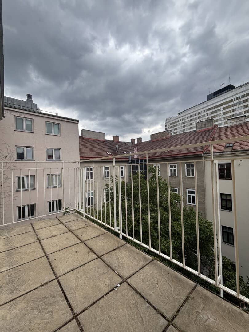 1030! Charming apartment with balcony near Arenbergpark! From October 2026!