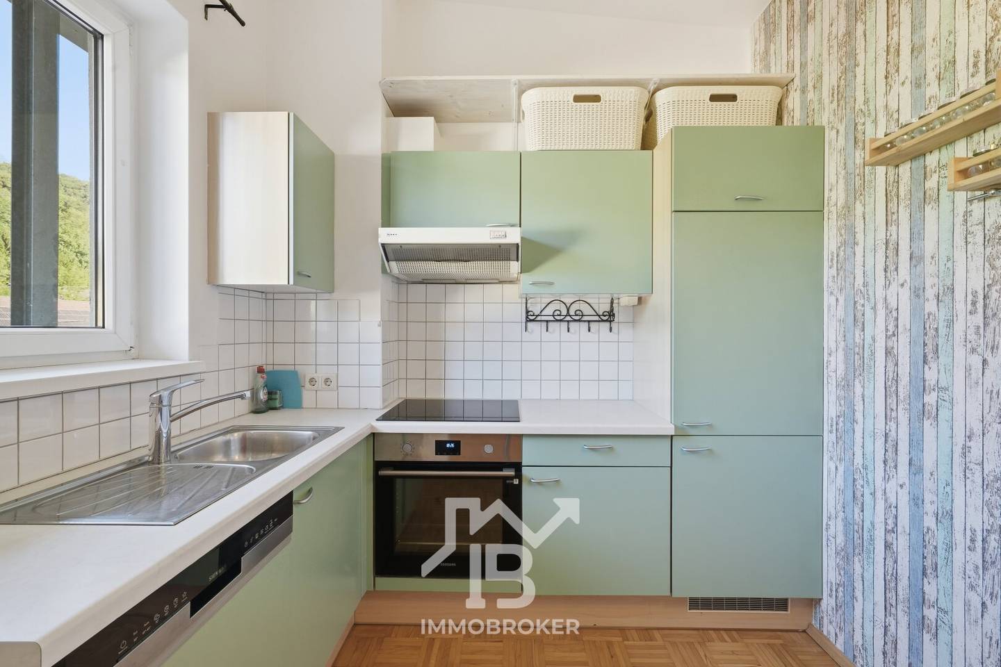 Attraktive 2-Zimmer-Wohnung mit Loggia nahe dem Pleschinger See