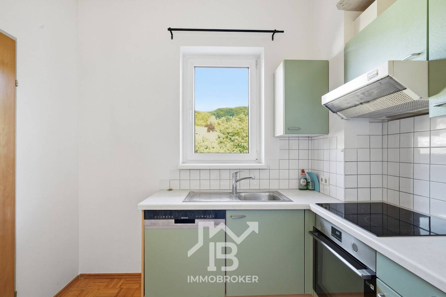 Attraktive 2-Zimmer-Wohnung mit Loggia nahe dem Pleschinger See