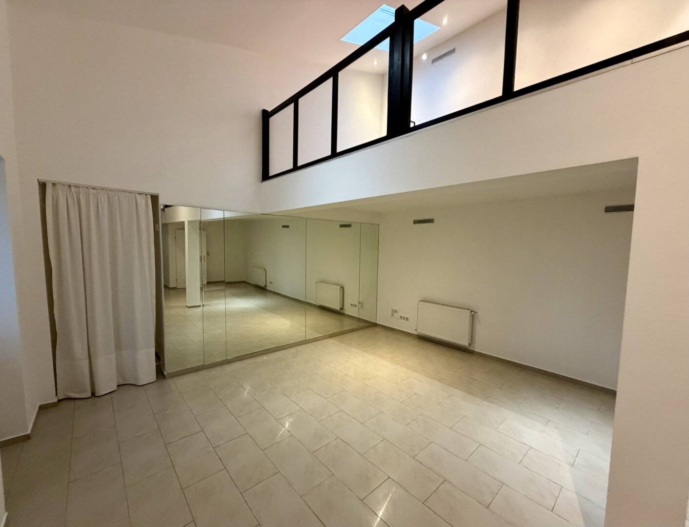 Bright office 71m² in the 3rd district, near subway, well maintained, rent from €1,494.40 monthly