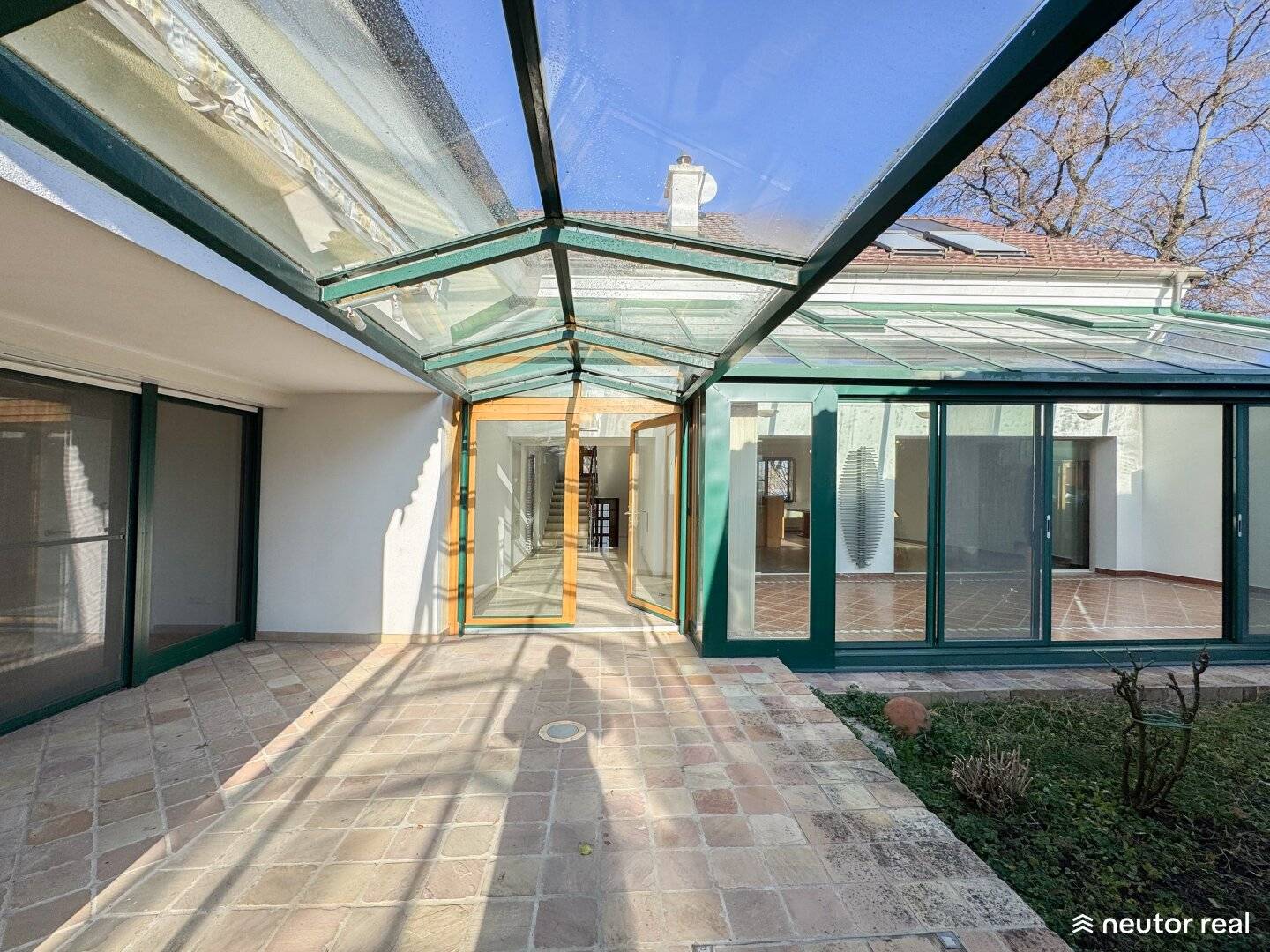 EXKLUSIVES WOHNEN AM DONAUUFER IN BESTLAGE VON TULLN - WINTERGARTEN - GARAGE - RUHELAGE