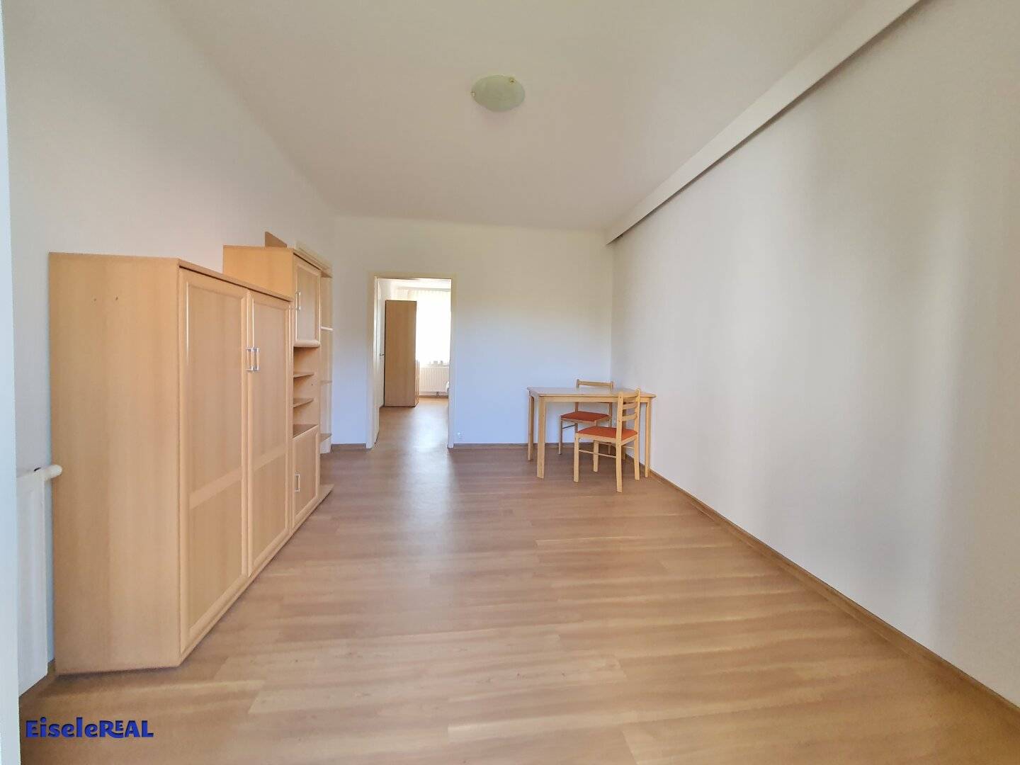 SINGLE or COUPLE APARTMENT in Schwechat!