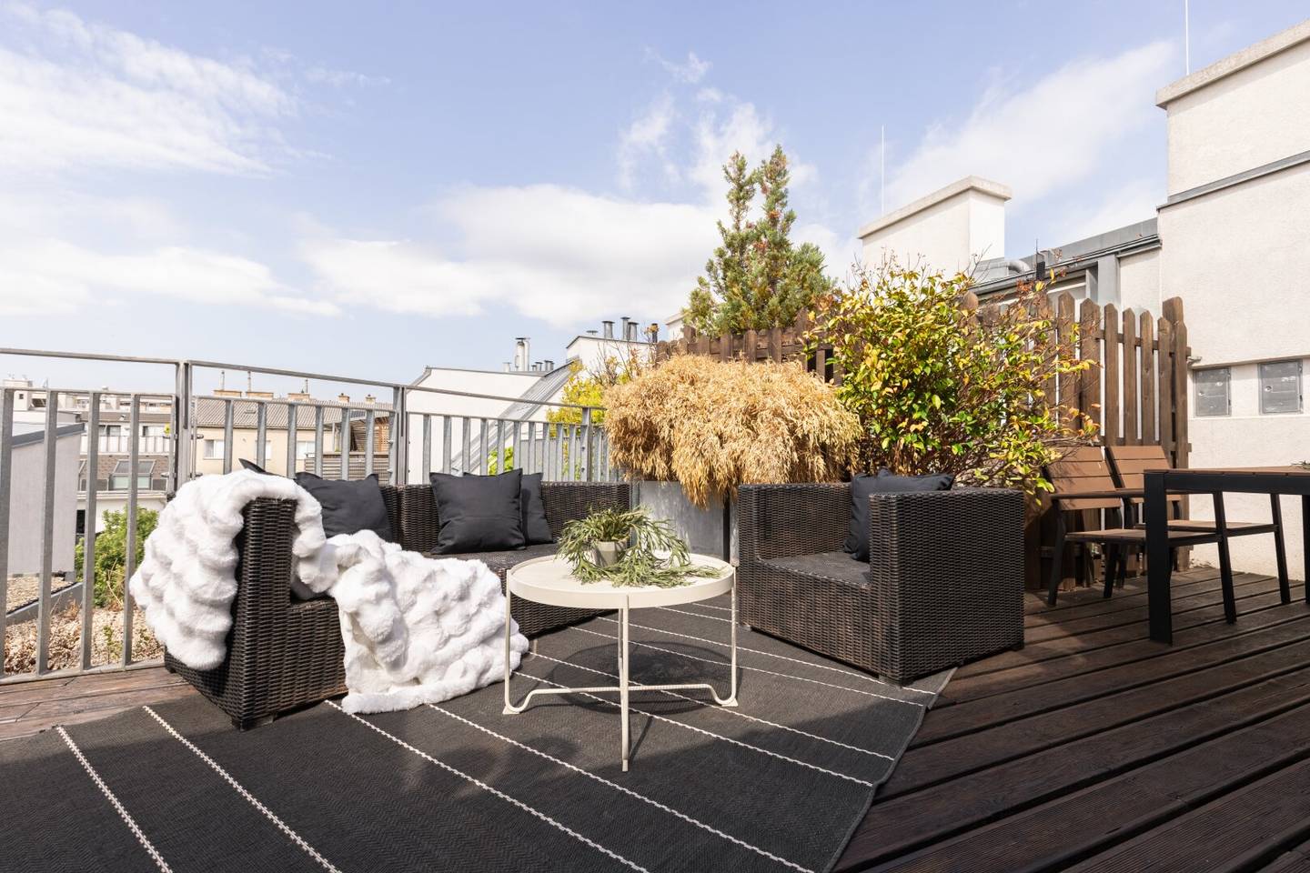 WOHNEN ÜBER DEN DÄCHERN - MAISONETTE MIT GROSSER DACHTERRASSE UND 3 SCHLAFZIMMERN