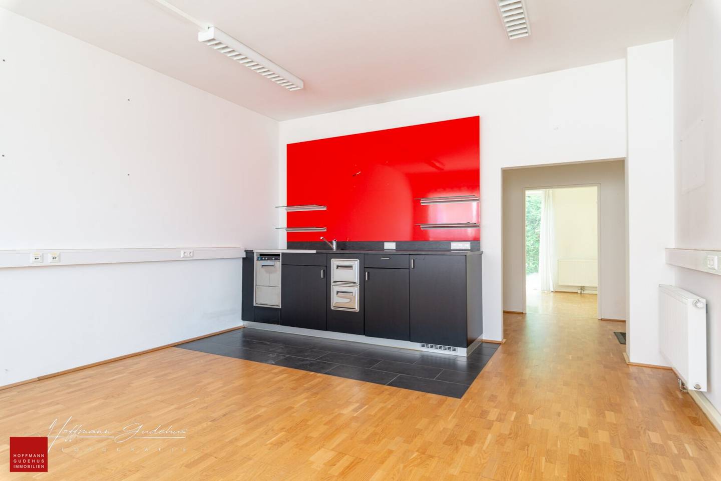 2-ROOM OFFICE | COMMISSION-FREE FOR THE TENANT