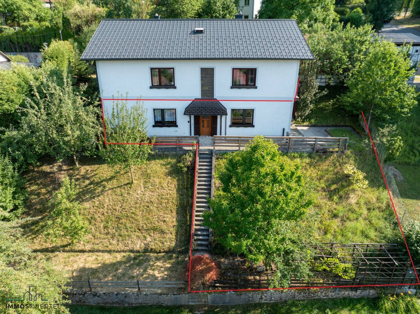 Eigene Hausetage mit Garten großen Lagerraum und Carport!