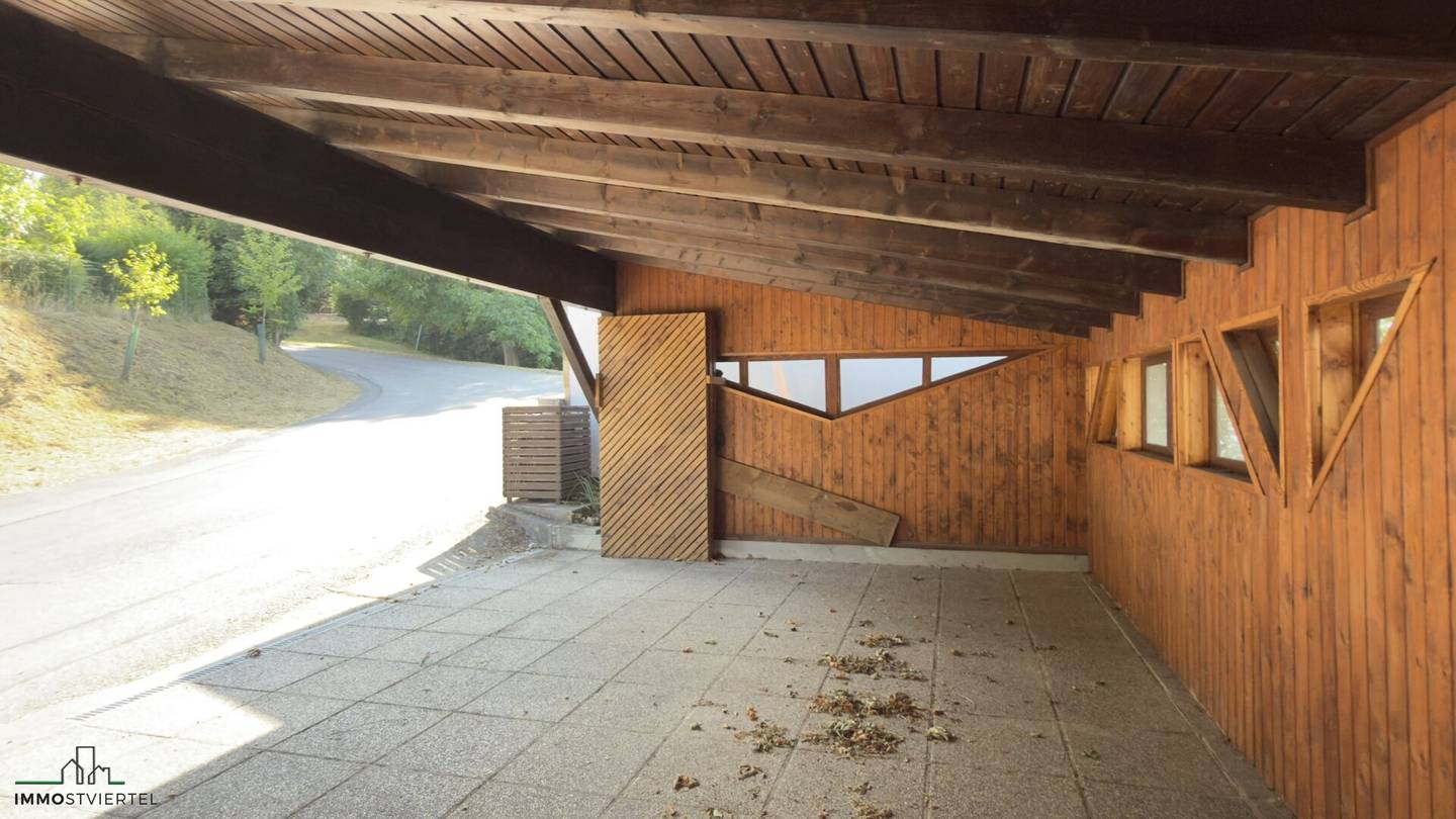 Eigene Hausetage mit Garten großen Lagerraum und Carport!
