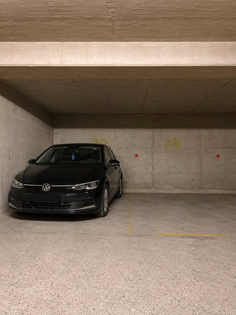 TIEFGARAGENSTELLPLATZ I direkt beim Simmeringer Bad I U-Bahn Nähe I geschütztes Parken