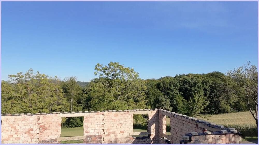 Wohnung auf großem Grund mit Baubewilligung und Grünblick