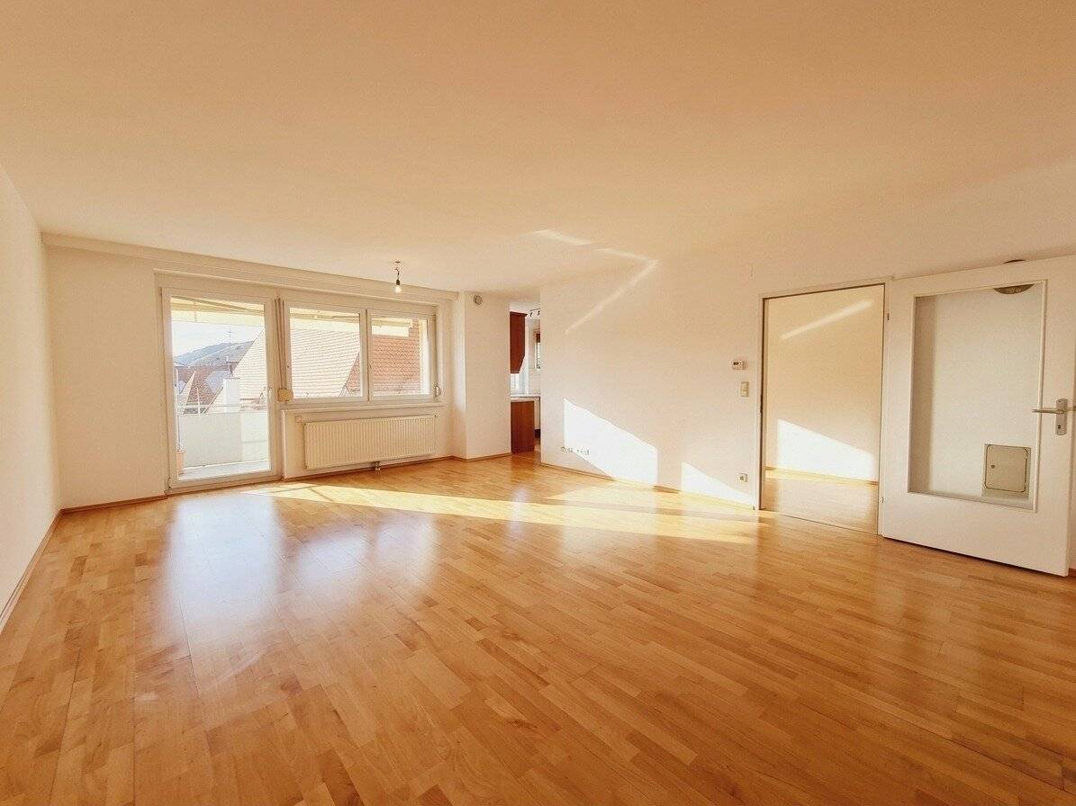 86.59 m² living space + 11.08 m² balcony | Lift | Underground garage | Centre