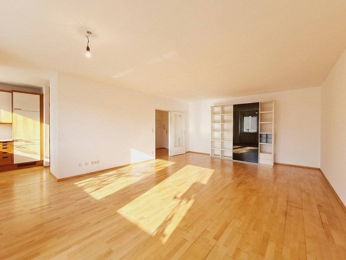 86.59 m² living space + 11.08 m² balcony | Lift | Underground garage | Centre