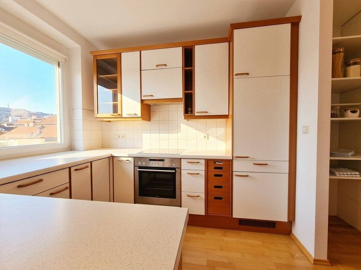 86.59 m² living space + 11.08 m² balcony | Lift | Underground garage | Centre