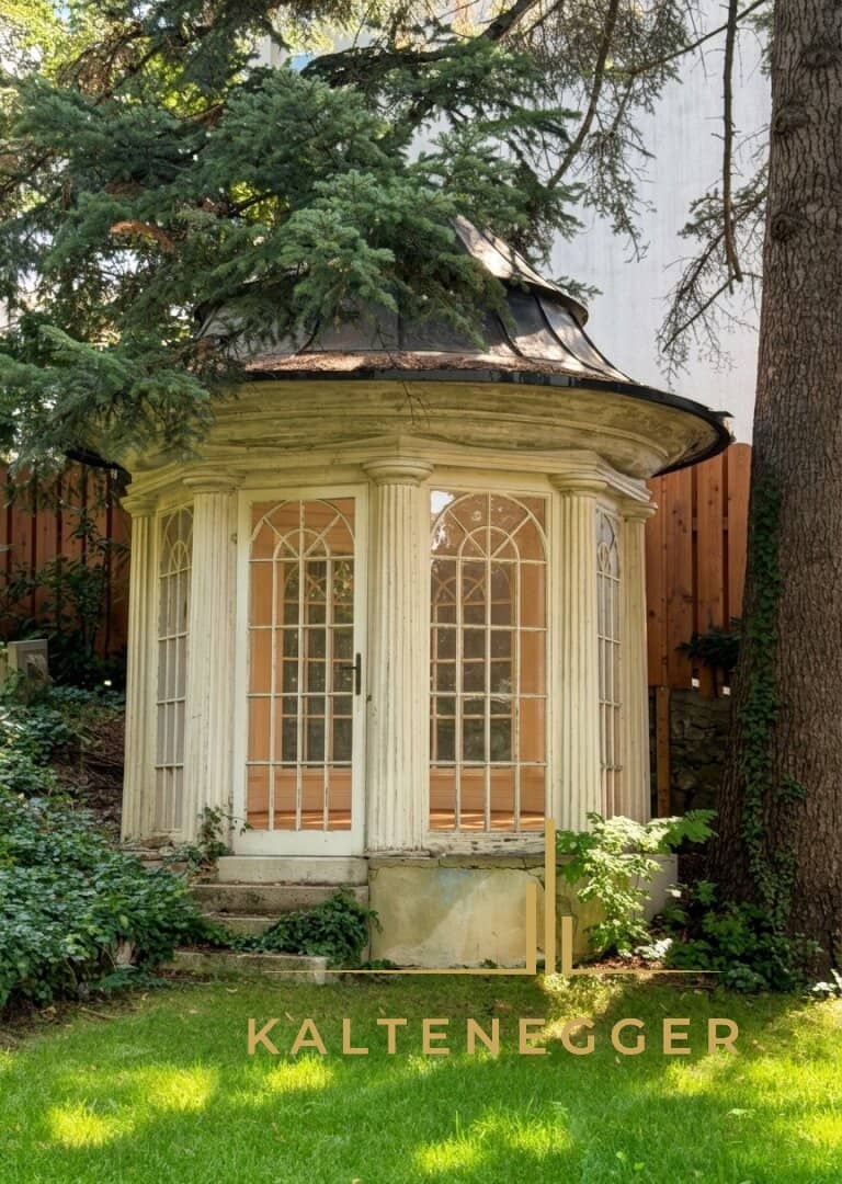 Private Villa Residence in Pötzleinsdorf – historical elegance, park-like garden &amp; pool for up to three residential units