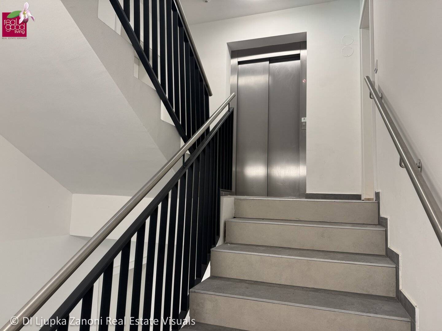 NEW BUILD INVESTMENT PACKAGE: 5 APARTMENTS + 3 PARKING SPACES
