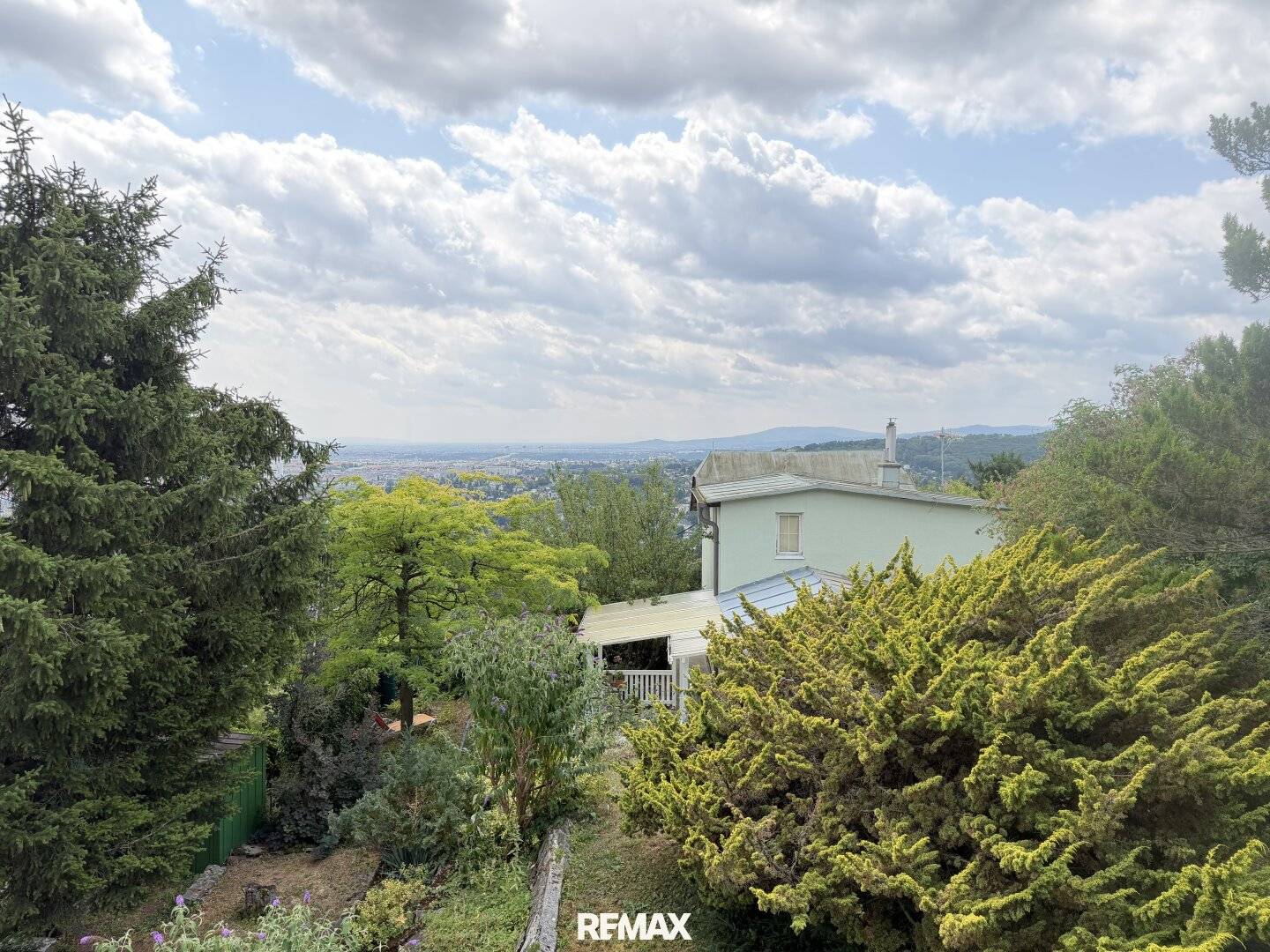 Panoramic view that delights - charming plot on the Schafberg