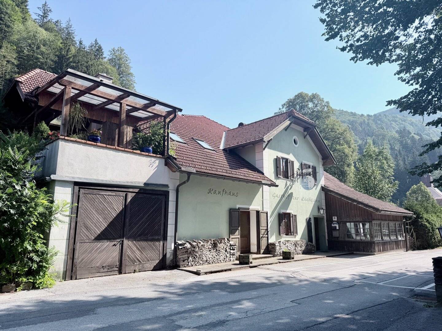 Gasthaus mit 2 Wohnungen und Entwicklungspotential - Traditionsgasthof "Zur Raabklamm"