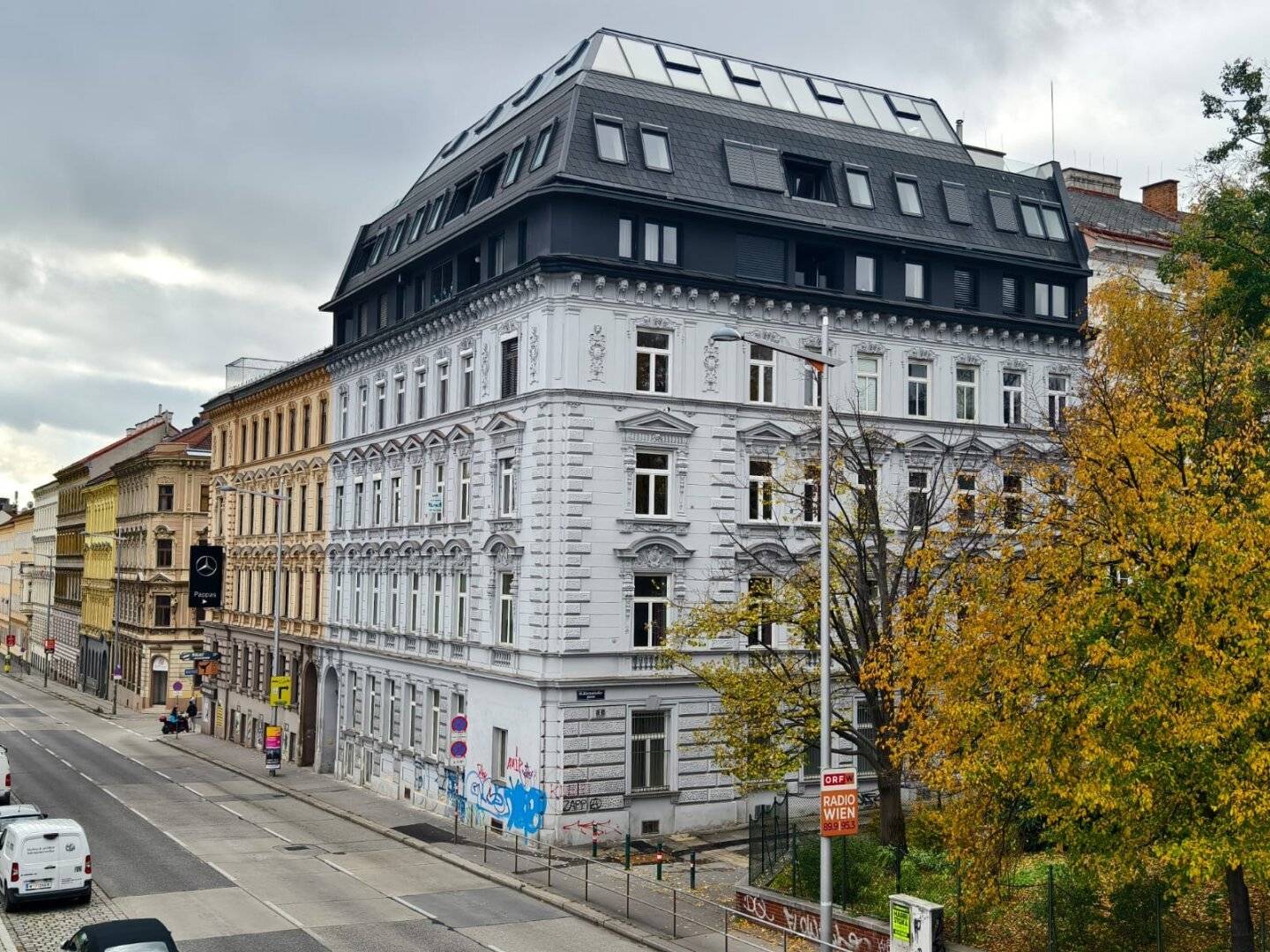 Investment property near AKH and U-Bahn – Indefinitely rented office in 1180 Vienna