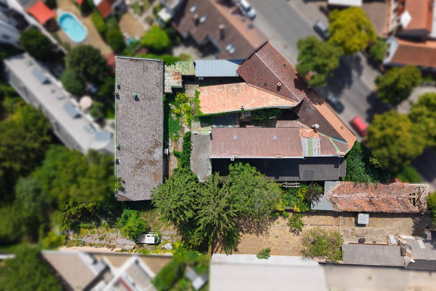 Large Building Plot 1861m² in 1210 Vienna – Top Location, ideal for your project - Heuriger included