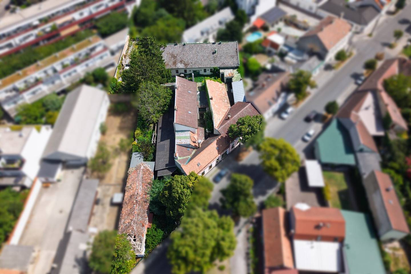 Large Building Plot 1861m² in 1210 Vienna – Top Location, ideal for your project - Heuriger included