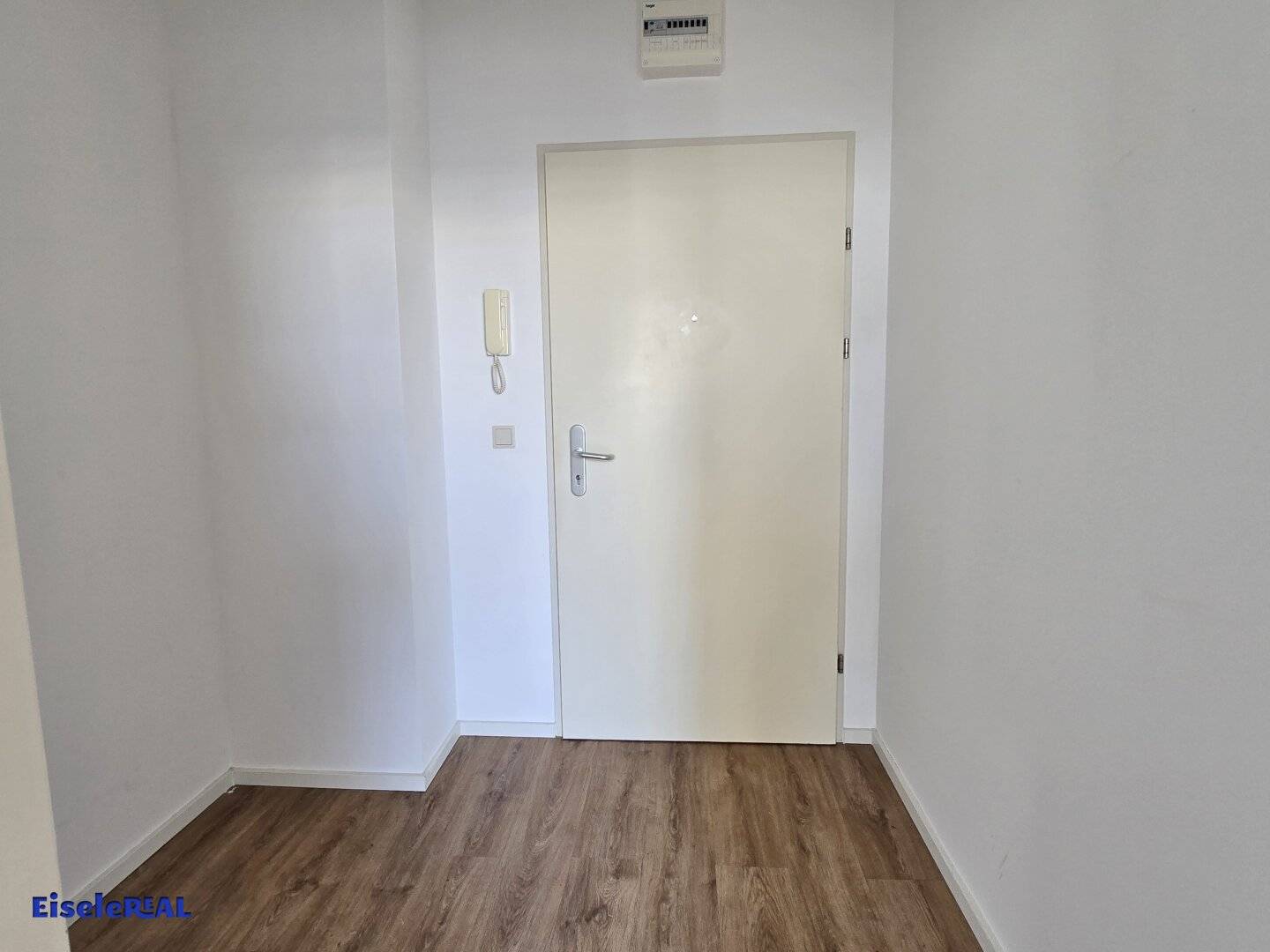 Great 3-room apartment parking plus heating