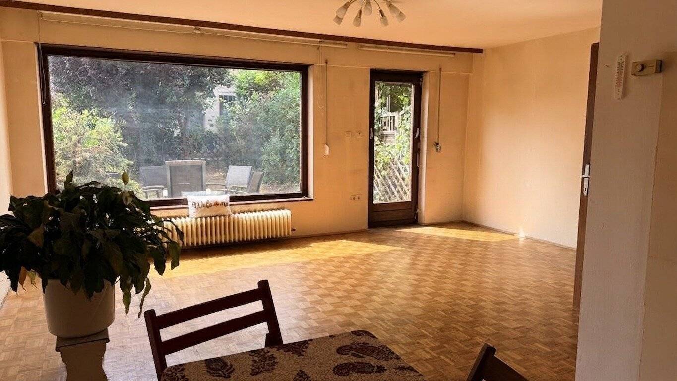 Spacious 5-room house with garden in 1230 Vienna – renovation project at a top price!