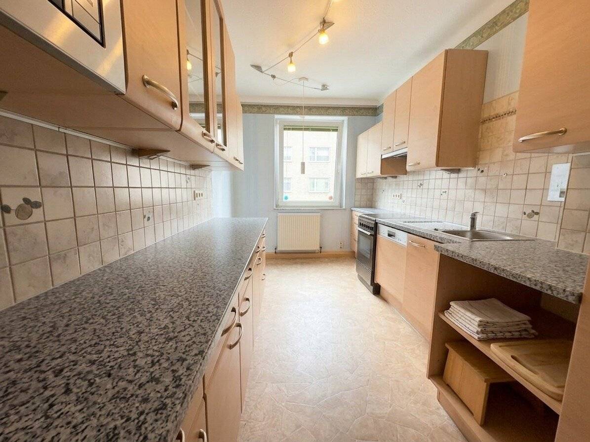 Living in Döbling | U4 - 3 minutes on foot | Courtyard | French balcony | triple glazing | Döblinger Bad