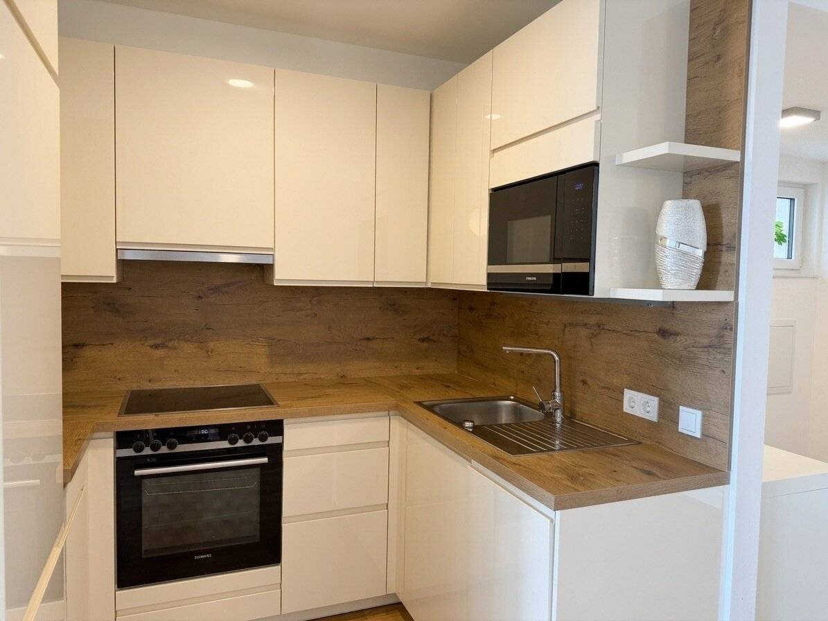 Moderne 2-Zimmer-Wohnung mit großzügiger Loggia, DC&amp;Kahlenberg-Skylineblick, Garagenplatz, Fitness &amp; Sauna im DC Living