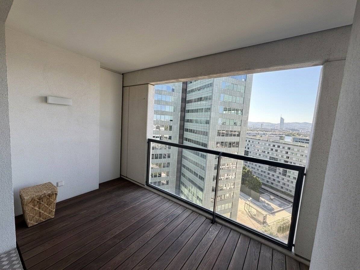 Moderne 2-Zimmer-Wohnung mit großzügiger Loggia, DC&amp;Kahlenberg-Skylineblick, Garagenplatz, Fitness &amp; Sauna im DC Living