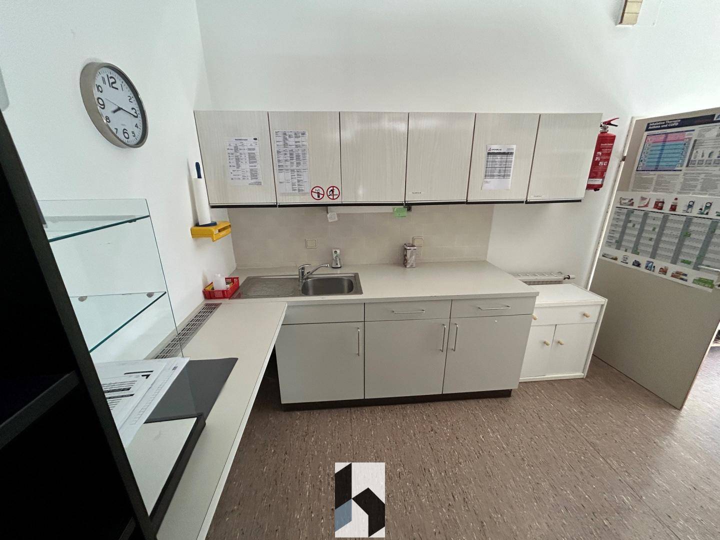 Anlegerwohnung mit Gewerbeflächen und Entwicklungspotenzial