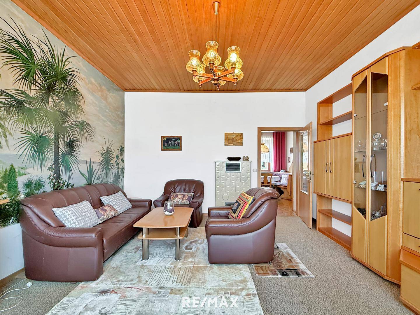 Großzügige Wohnung mit Ausbaupotenzial und Garage