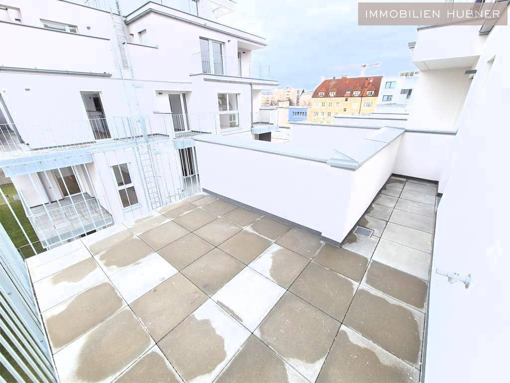 Lichtdurchflutete Dachgeschosswohnung mit großer Terrasse