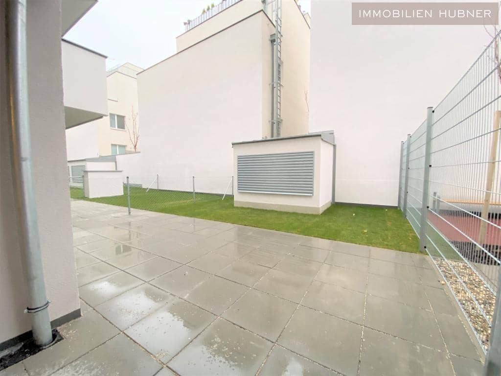 Modern ground floor apartment with private garden and terrace