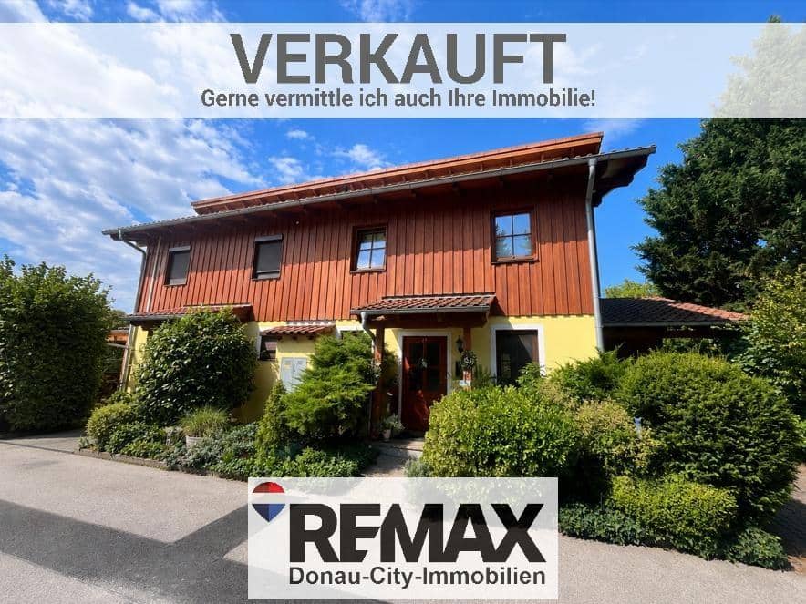 Gepflegte Familienwohnung mit Privatgarten und Pool